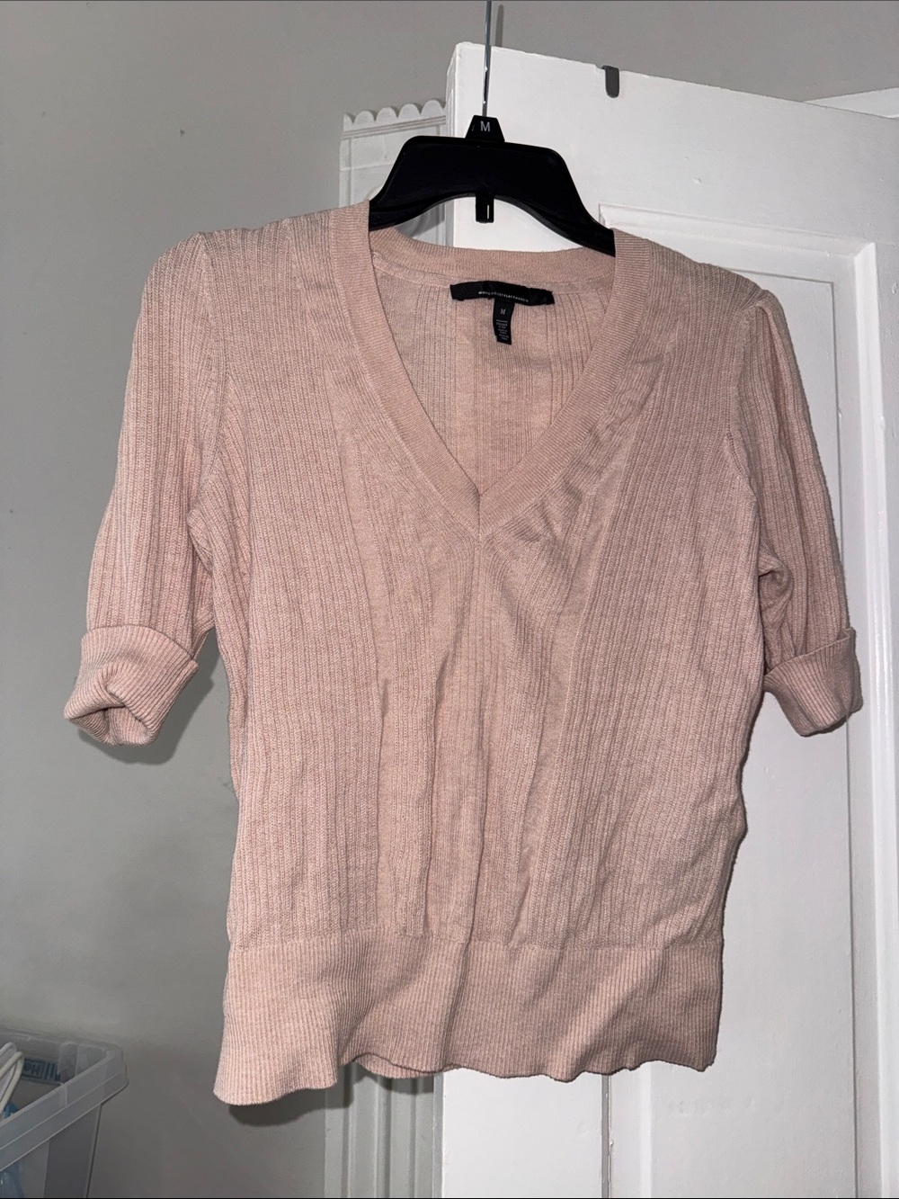 White House Black Market Ribbed V-Neck Short Sleeve Sweater - Light Pink